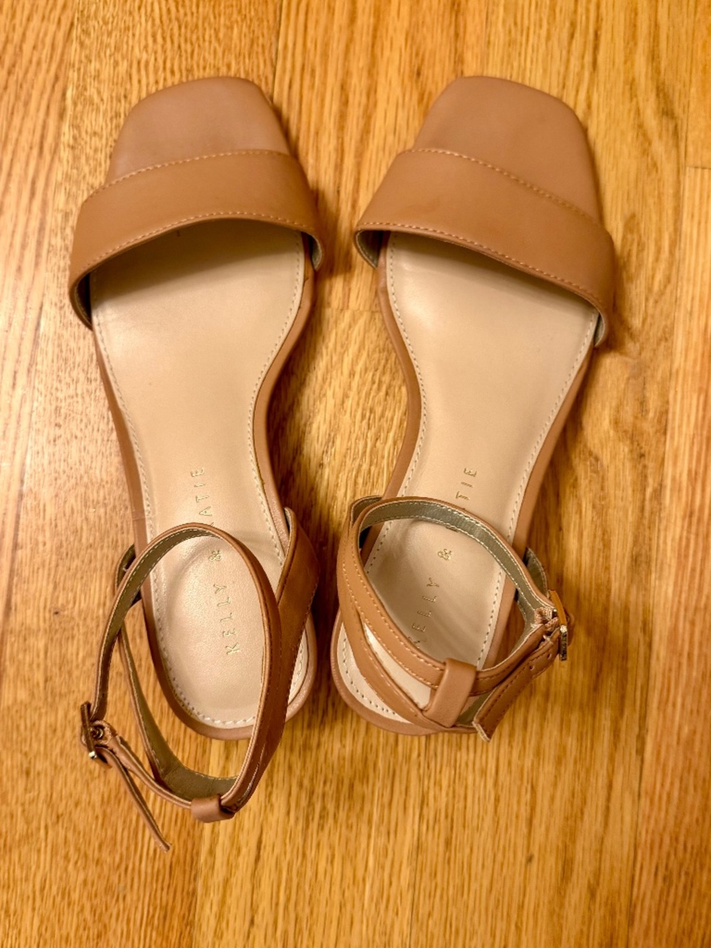 Kelly & Katie Sandals - Size 7
